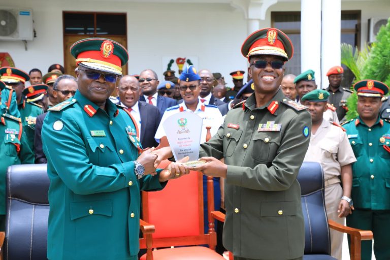 Washiriki wa Kozi ya Chuo cha Taifa cha Ulinzi (NDC) kutoka Mataifa 16 Duniani wamefanya ziara ya Kimafunzo Makao Makuu ya JKT